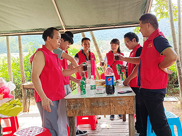 國慶假期科鼎數控團建1-登山燒烤篇